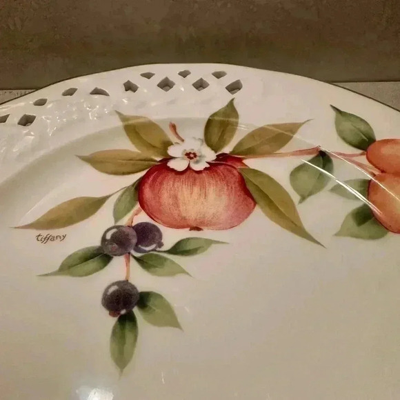 Brunelli Made in Italy Tiffany 10 1/2" Dinner Plate Pierced Lattice (Single) - Picture 6 of 11